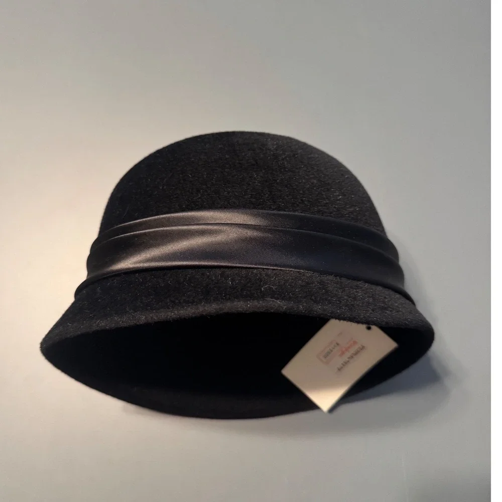 Marida England Black Wool Felt Cloche Hat Satin Rose Accent Vintage Style